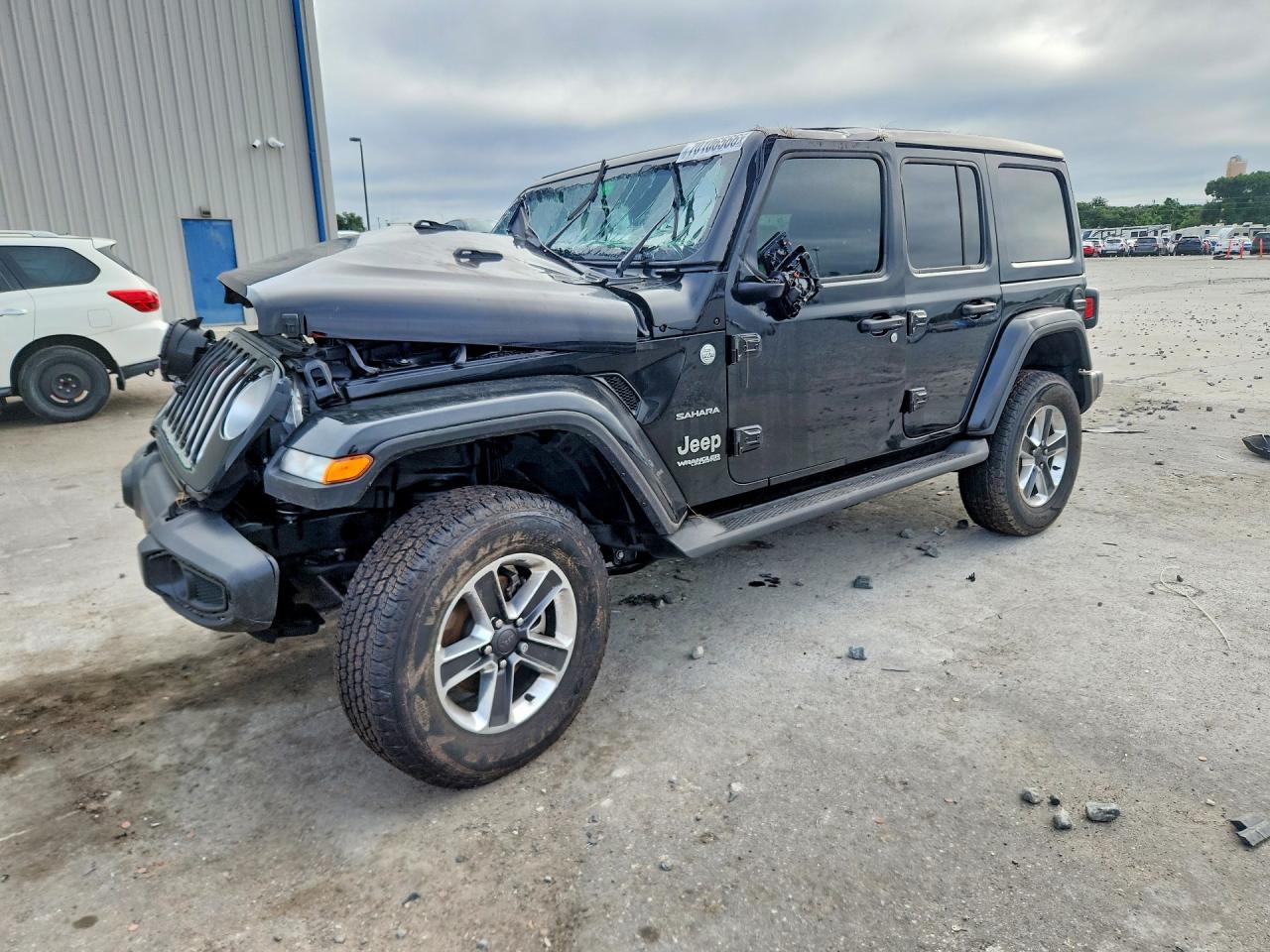 2022 JEEP WRANGLER Unlimited Sahara — Front 3/4