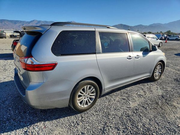 2017 TOYOTA SIENNA — PSRA
