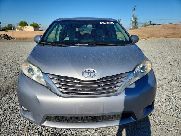 2017 TOYOTA SIENNA — DIRF