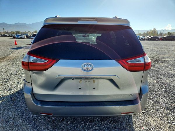 2017 TOYOTA SIENNA — DIRR
