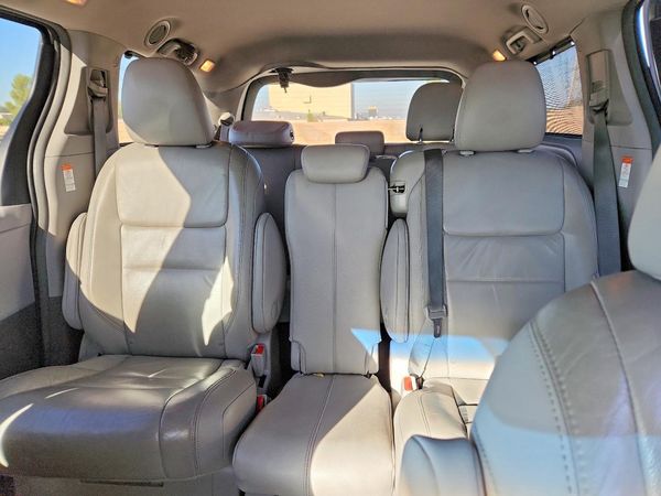 2017 TOYOTA SIENNA — SUVN
