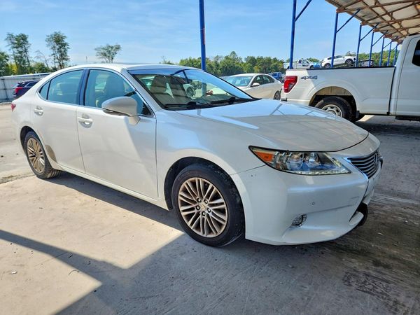 2015 LEXUS ES 350 — Passenger 3/4