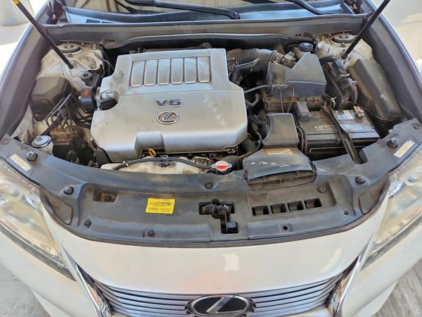 2015 LEXUS ES 350 — Engine bay