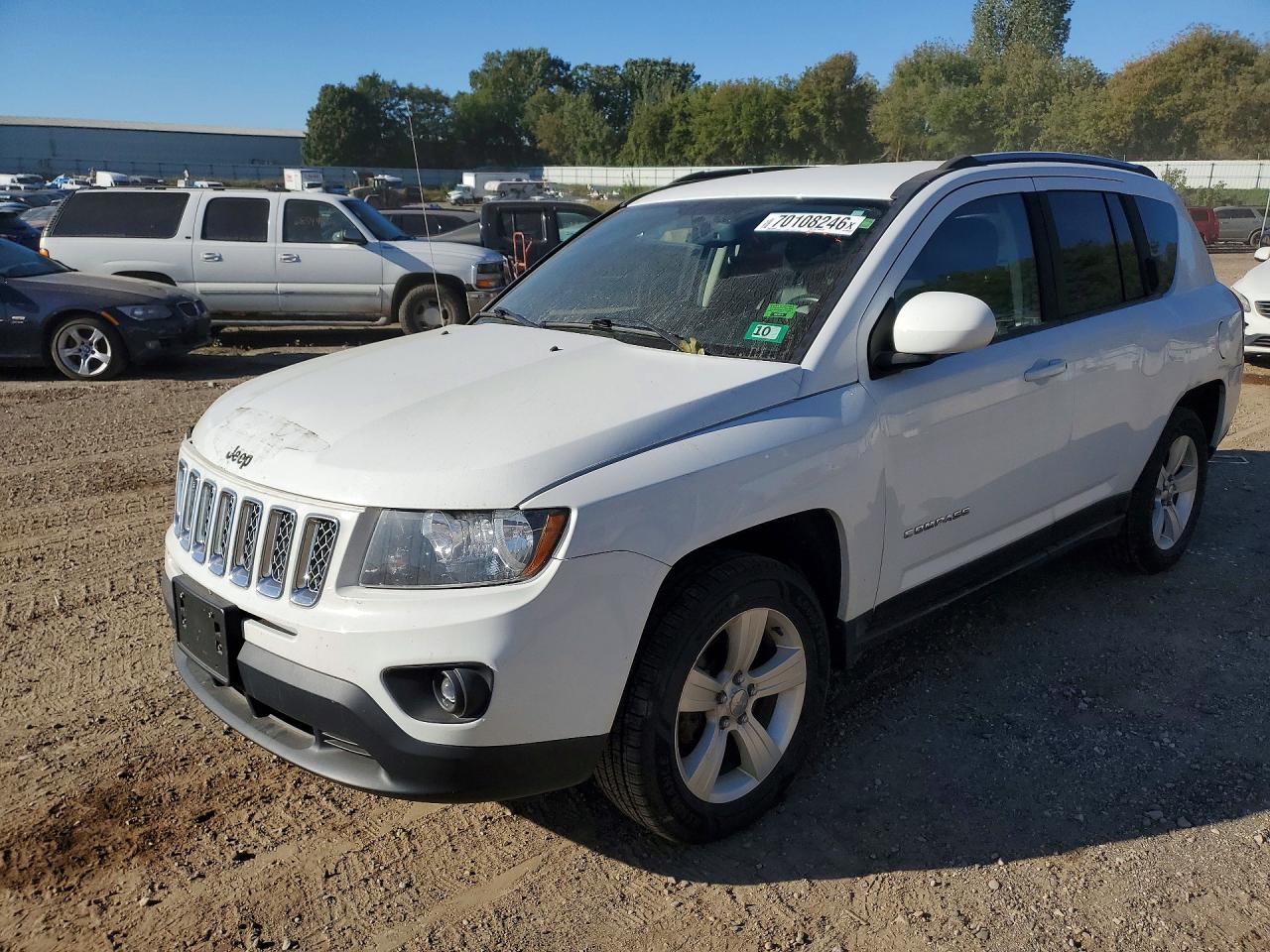 2015 JEEP COMPASS Latitude — Front 3/4