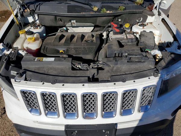 2015 JEEP COMPASS Latitude — Engine bay