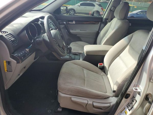 2012 KIA SORENTO GL(Middle-low grade) — DENT