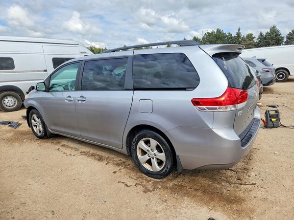 2014 TOYOTA SIENNA — DSRA