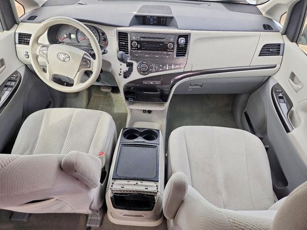 2014 TOYOTA SIENNA — CKPT