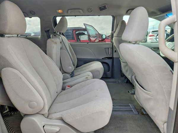 2014 TOYOTA SIENNA — PSRS