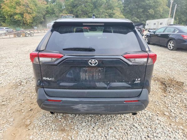 2022 TOYOTA RAV4 LE — DIRR