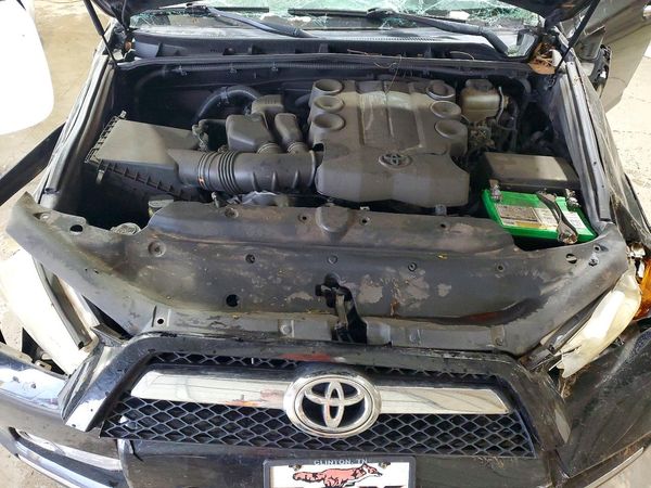 2012 TOYOTA 4RUNNER — Engine bay