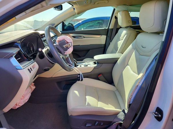 2023 CADILLAC XT5 Premium Luxury — DENT