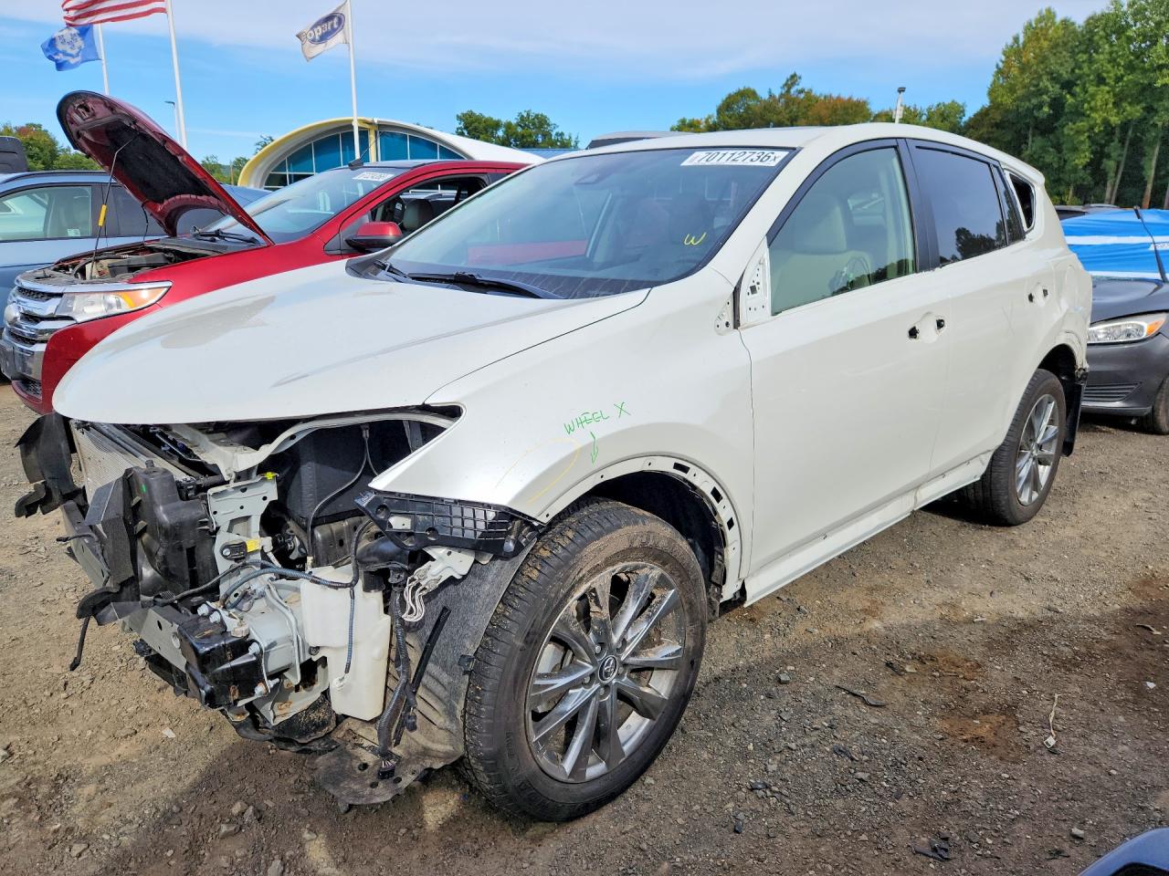 2017 TOYOTA RAV4 Ltd/SE Platinum — Front 3/4