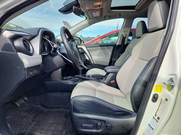 2017 TOYOTA RAV4 Ltd/SE Platinum — DENT