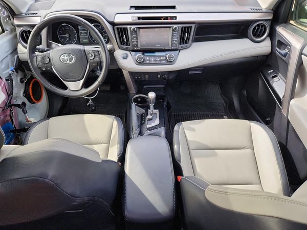 2017 TOYOTA RAV4 Ltd/SE Platinum — CKPT