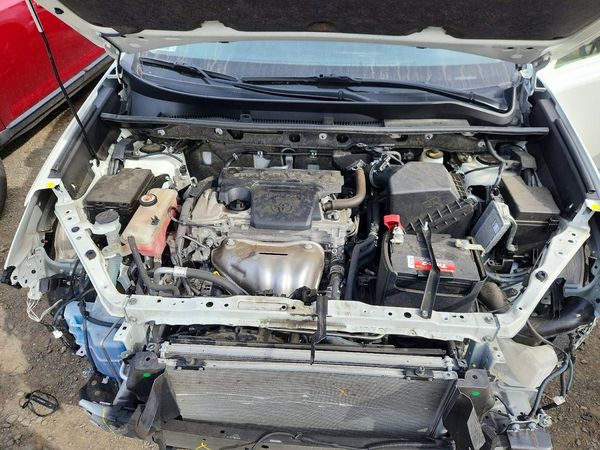 2017 TOYOTA RAV4 Ltd/SE Platinum — Engine bay
