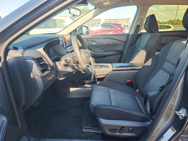 2024 NISSAN ROGUE SV — DENT
