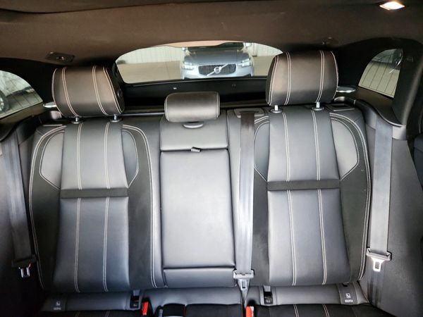 2018 LAND ROVER RANGE ROVER VELAR R-Dynamic SE — SUVN