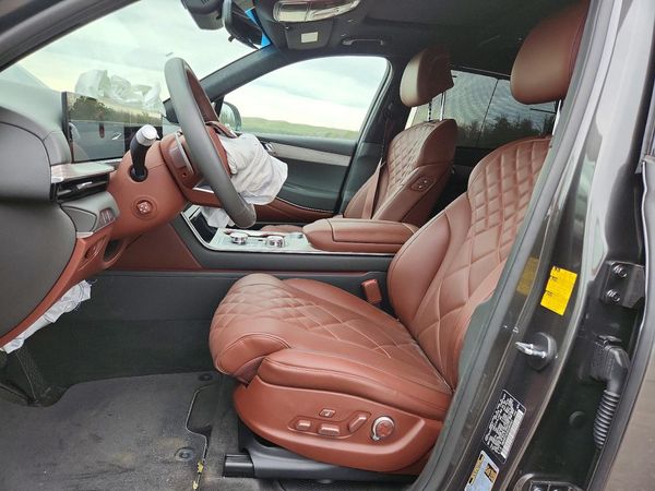 2025 GENESIS GV80 3.5T Prestige — DENT