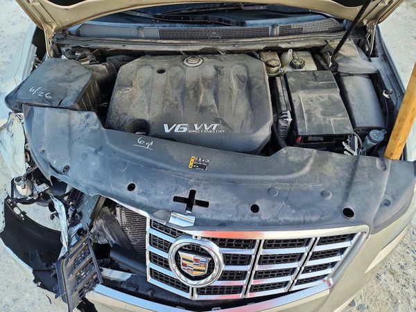 2014 CADILLAC XTS Standard — Engine bay