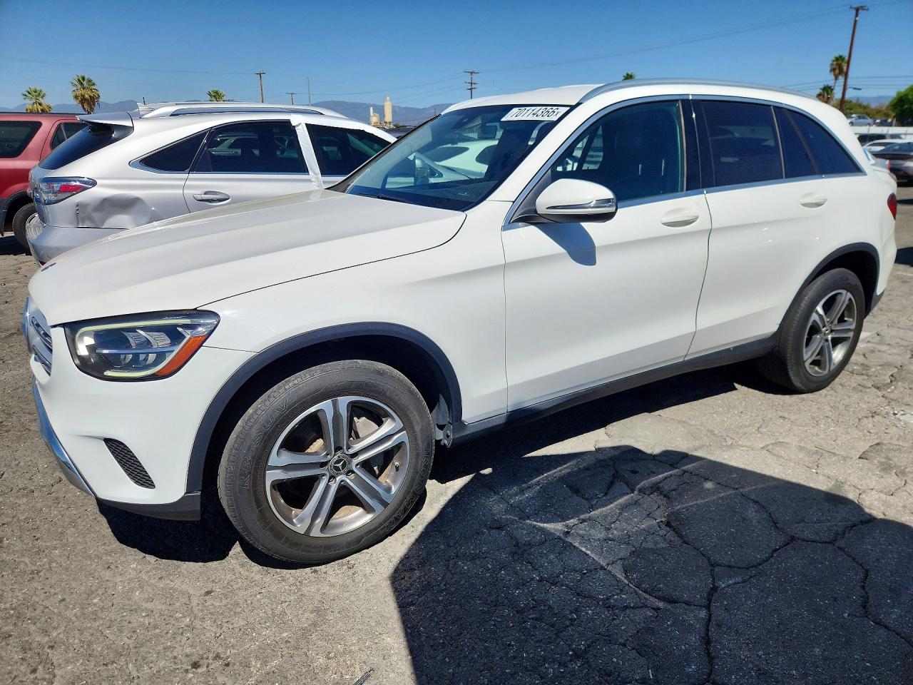 2020 MERCEDES-BENZ GLC GLC300 — Front 3/4