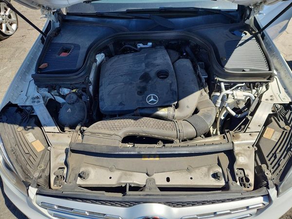 2020 MERCEDES-BENZ GLC GLC300 — Engine bay