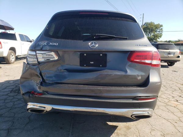 2016 MERCEDES-BENZ GLC