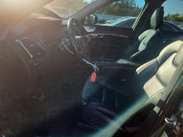 2020 VOLVO XC90 Inscription — DENT