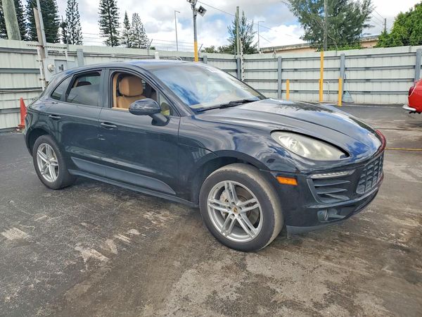 2015 PORSCHE MACAN