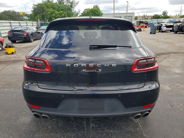 2015 PORSCHE MACAN