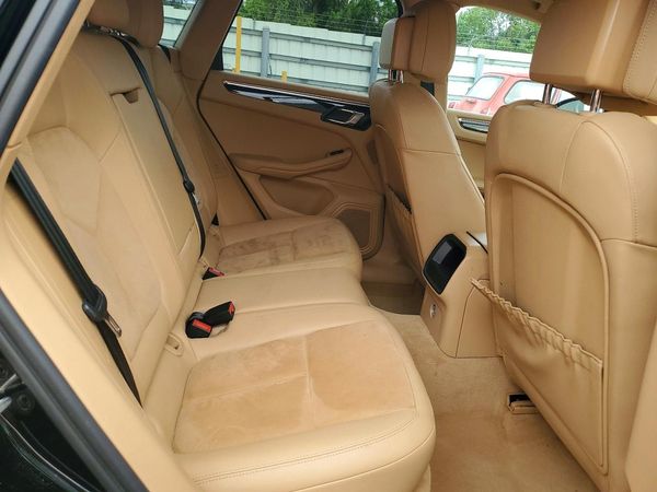 2015 PORSCHE MACAN