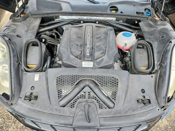 2015 PORSCHE MACAN