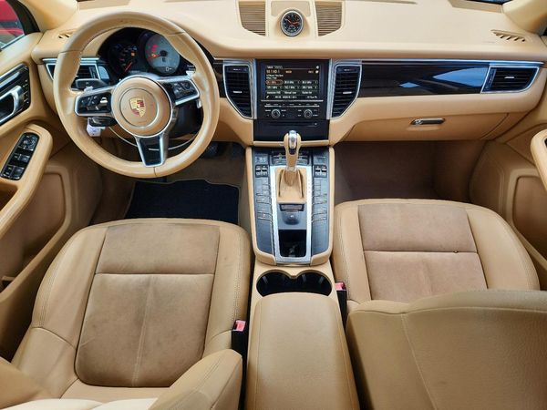 2015 PORSCHE MACAN