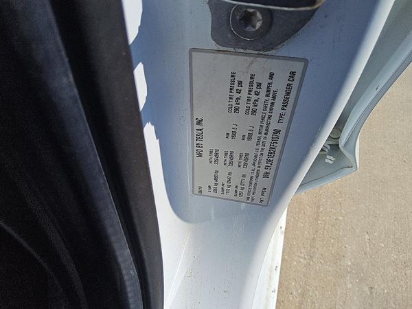2019 TESLA MODEL 3 — VINS