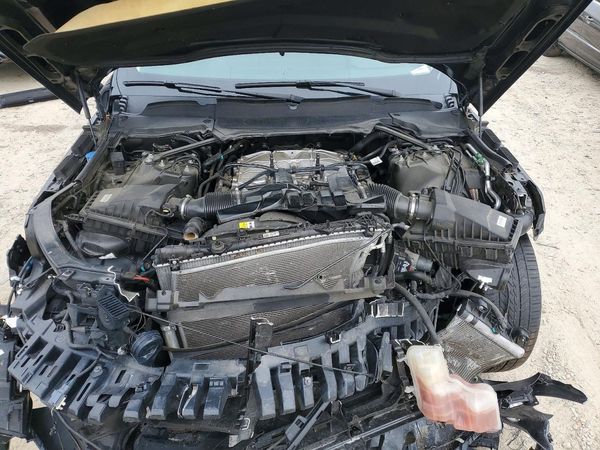 2019 LAND ROVER RANGEROVER HSE — Engine bay