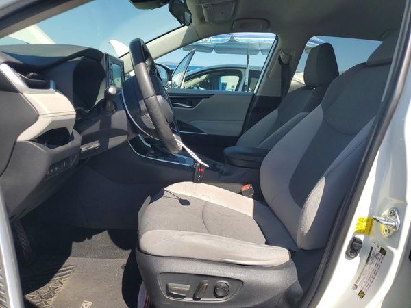 2021 TOYOTA RAV4 XLE — DENT
