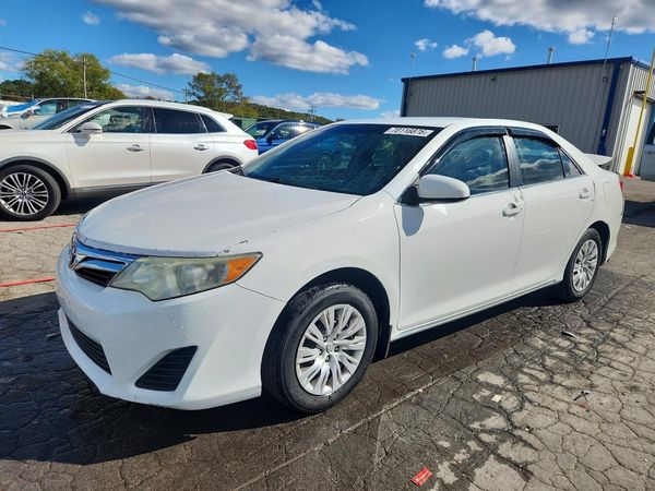 2014 TOYOTA CAMRY — DSFA — Front 3/4