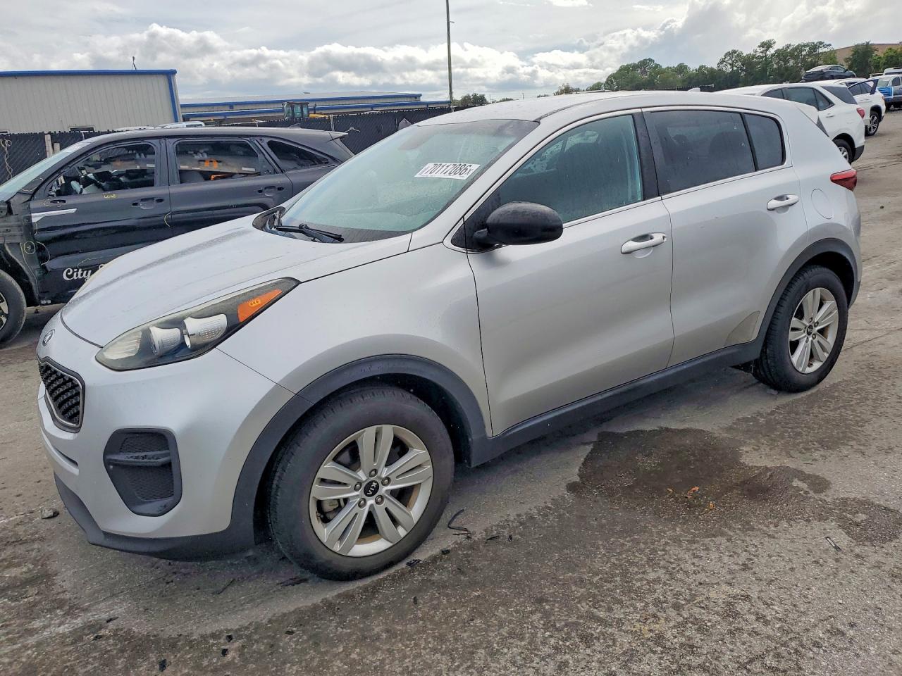 2019 KIA SPORTAGE LX — Front 3/4