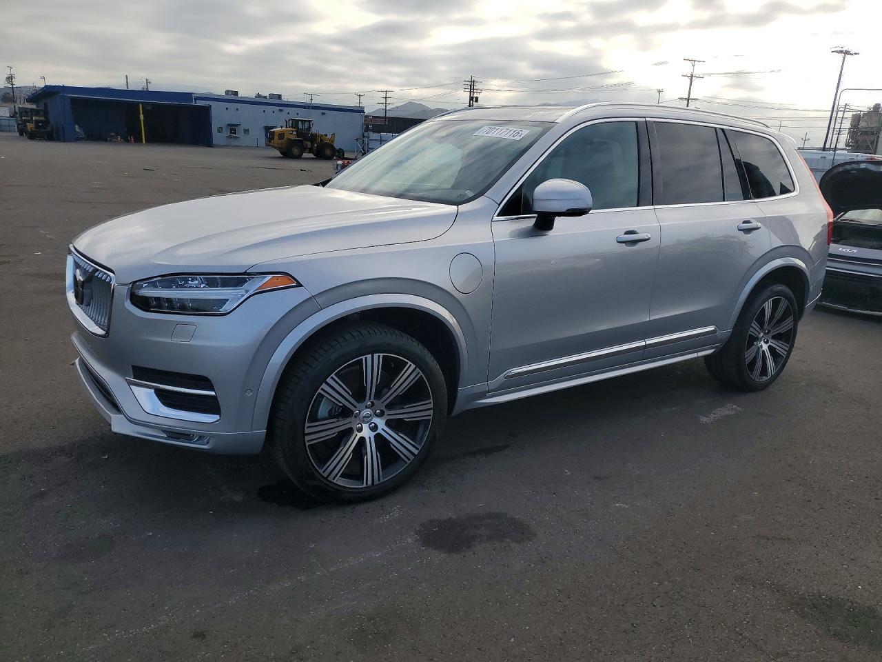 2024 VOLVO XC90 Plus Bright — Front 3/4
