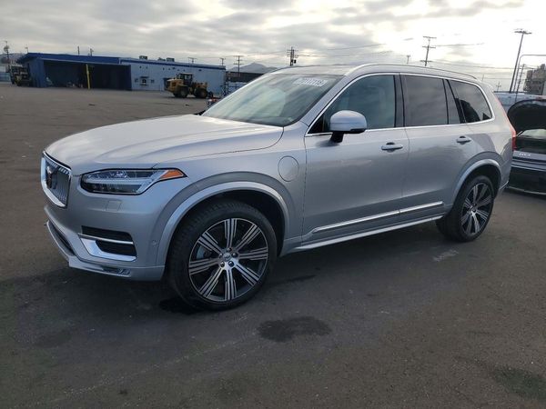2024 VOLVO XC90 Plus Bright — Front 3/4