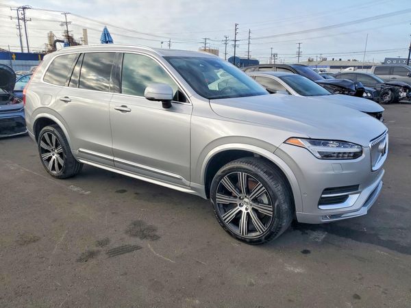 2024 VOLVO XC90 Plus Bright — Passenger 3/4