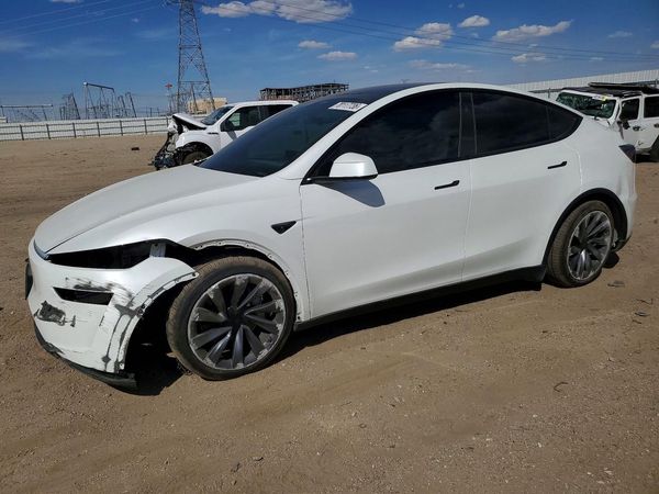 2026 TESLA MODEL Y — DSFA — Front 3/4