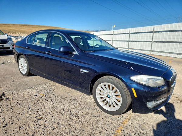 2012 BMW 5 SERIES xDrive — Passenger 3/4