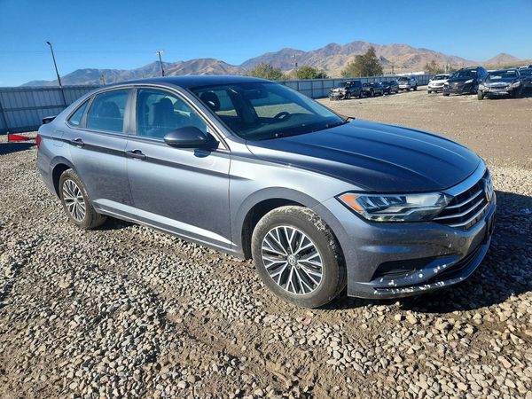 2021 VOLKSWAGEN JETTA S / SE / R-Line — Passenger 3/4