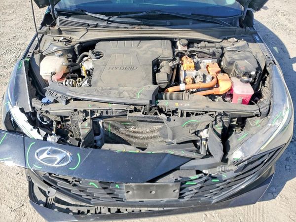 2023 HYUNDAI ELANTRA Blue — Engine bay