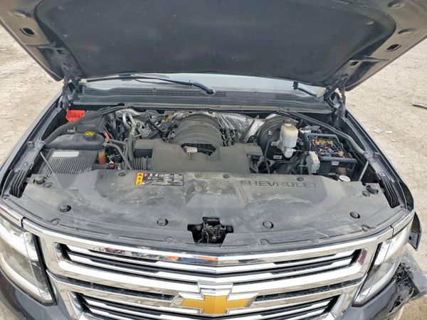 2017 CHEVROLET TAHOE Premier — Engine bay