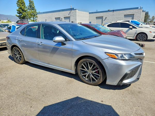 2021 TOYOTA CAMRY SE — Passenger 3/4
