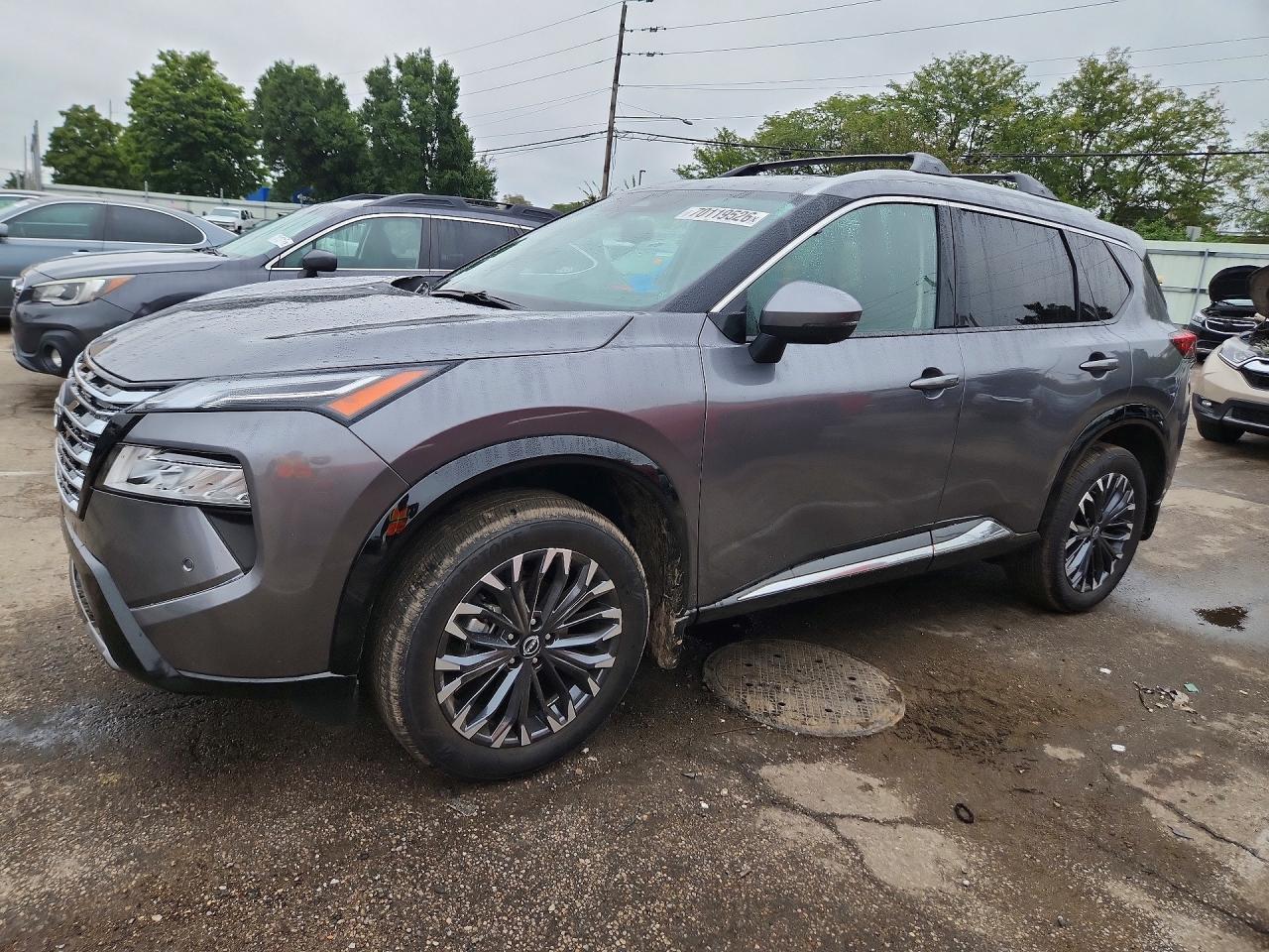 2026 NISSAN ROGUE Platinum — Front 3/4