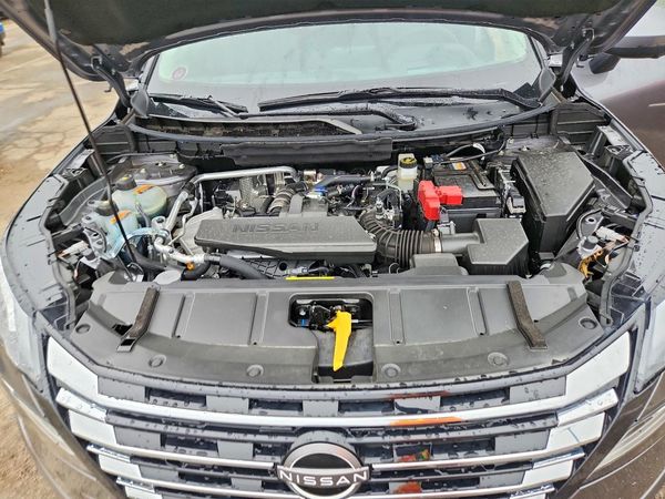 2026 NISSAN ROGUE Platinum — Engine bay