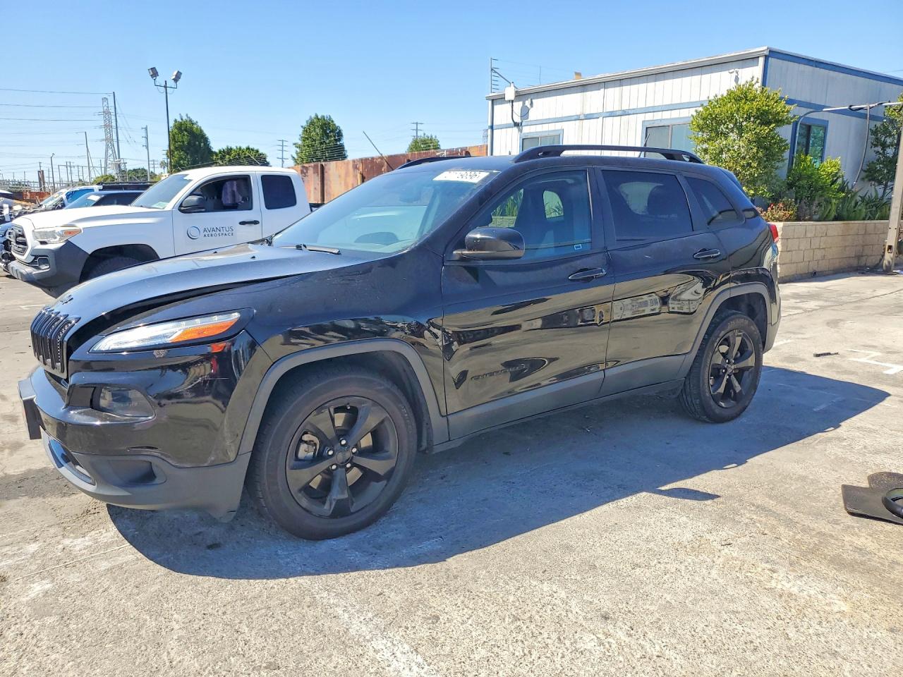 2018 JEEP CHEROKEE — Front 3/4